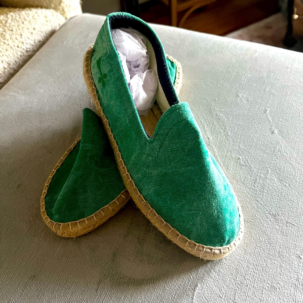 SOLD.   Manebi Palm, Emerald Green Canvas Espadrilles Sz 39 New